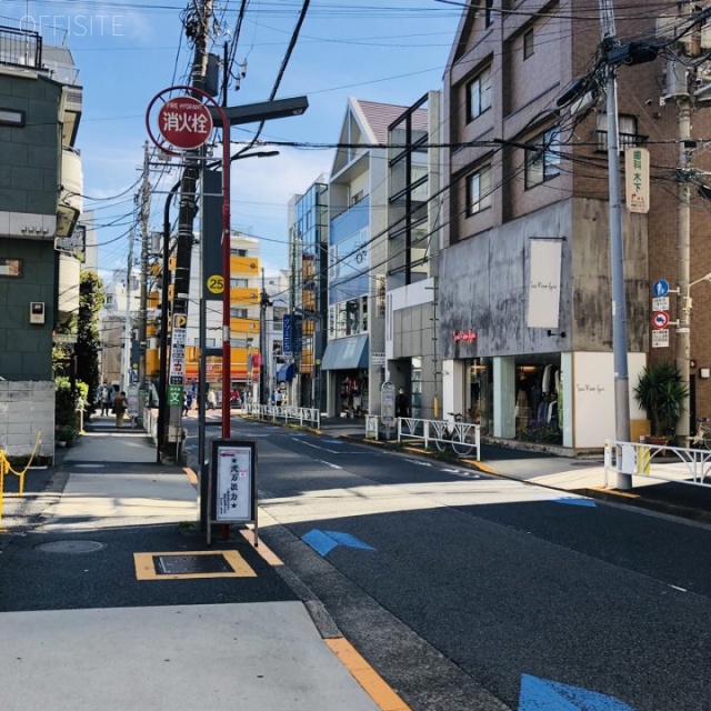 FOLDビル ビル前面道路