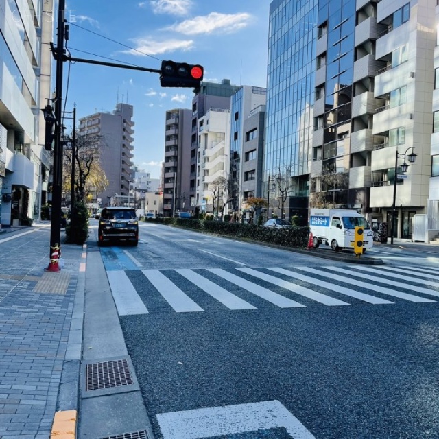 JP-BASE渋谷 前面に明治通り