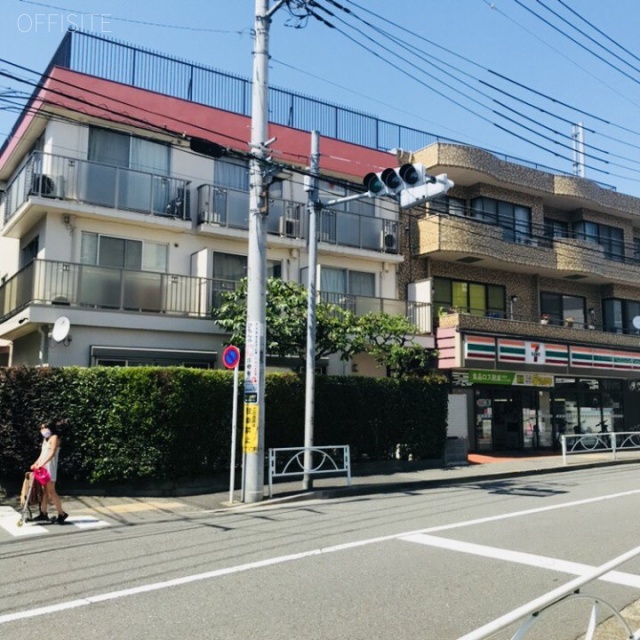 シティコート池ノ上 ビル前面道路