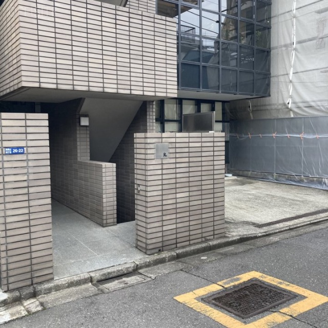 Rビル 外観