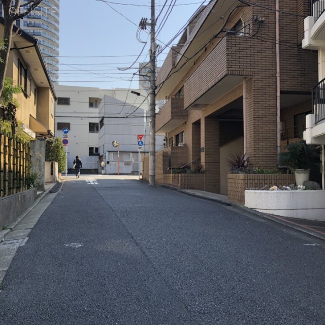 オールビル ビル前面道路