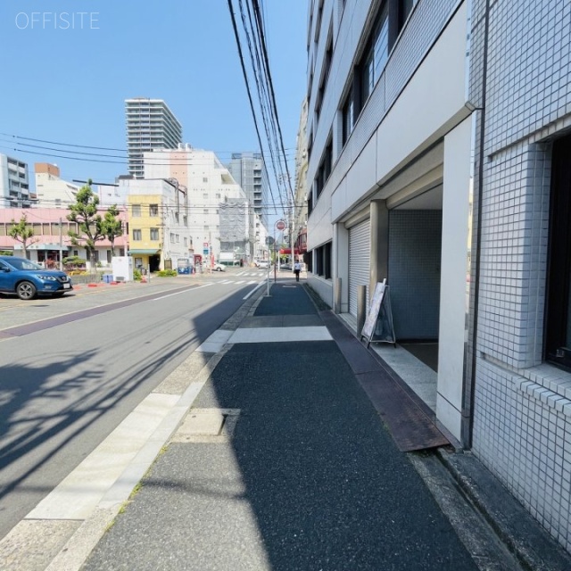 つばめ第2栄ビル 前面歩道