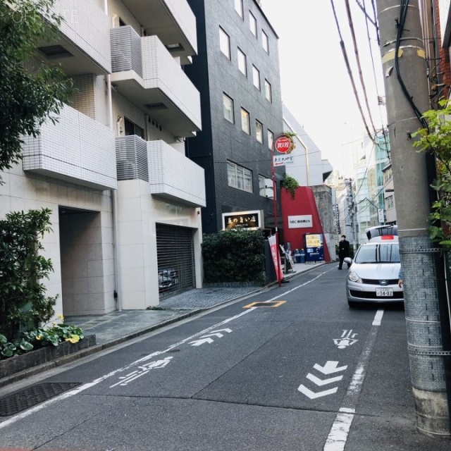 CUBE飯田橋ビル ビル前面道路