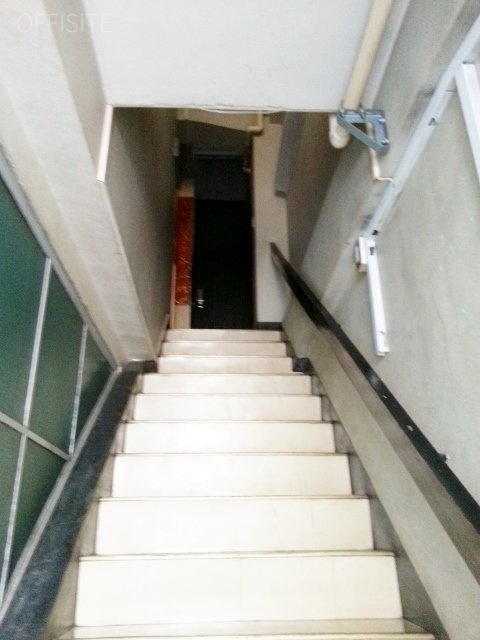 新橋萬楽庵ビルⅡ 階段