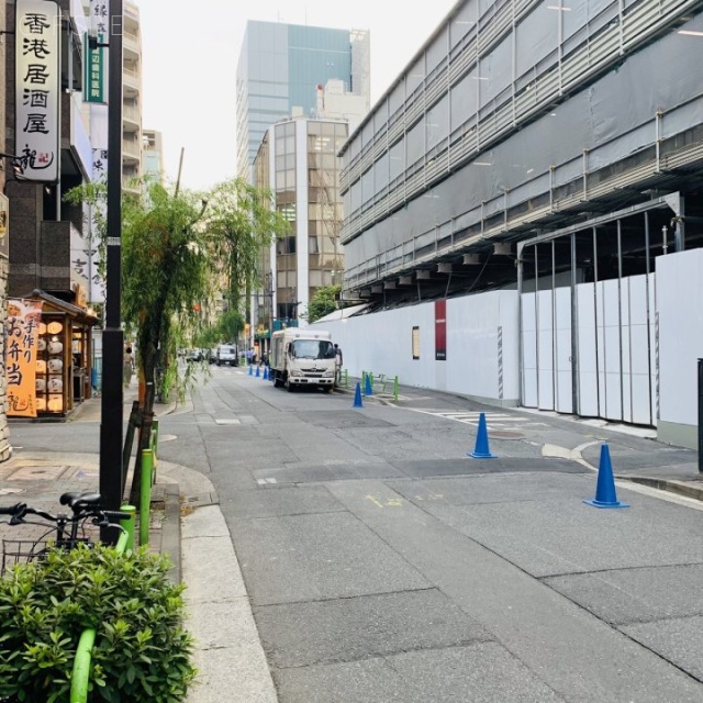 セントラル京橋ビル ビル前面道路