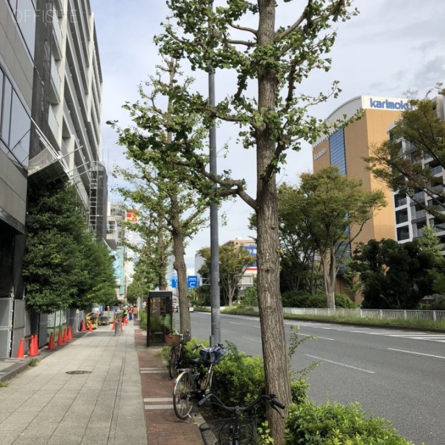 インテリックス新横浜ビル ビル前面道路