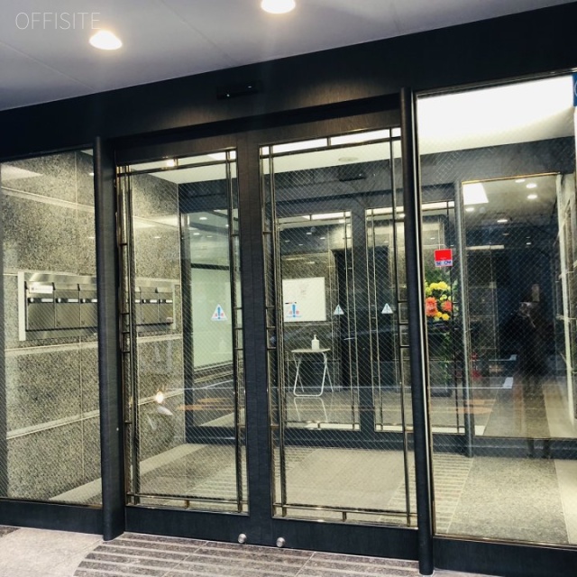 VORT三田駅前 オフィスビル出入口