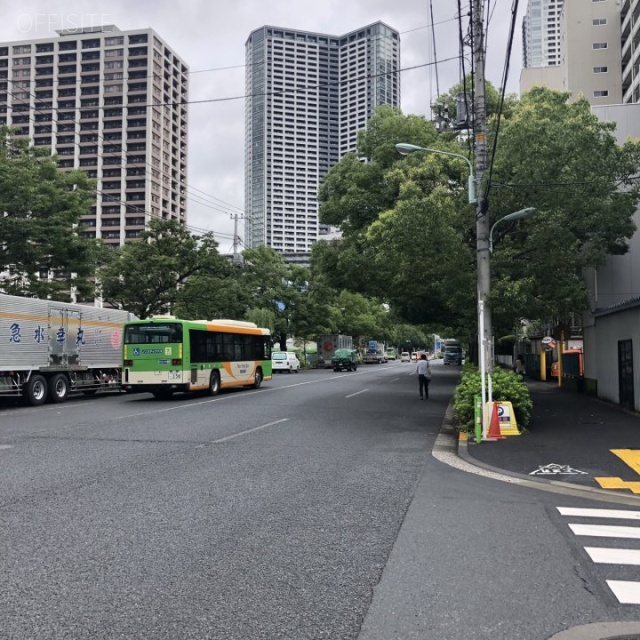 豊海センタービル ビル前面道路