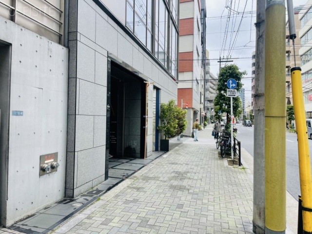 ダイアパレス大洋・駒形　前面歩道