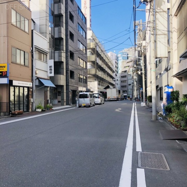 東神田桜ビル ビル前面道路