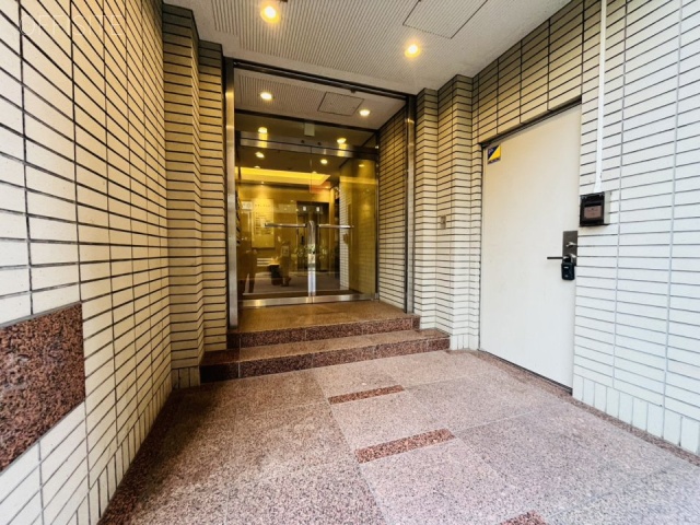 京橋山本ビル　エントランス