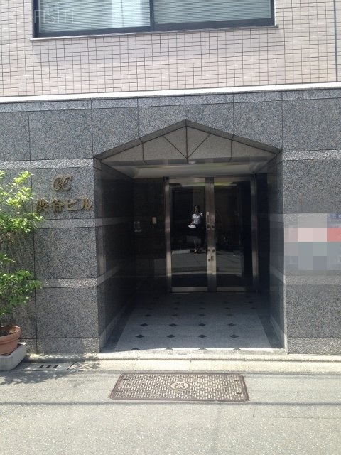 渋谷ビル エントランス