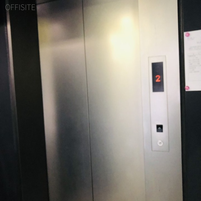 青山江崎ビル　エレベーター