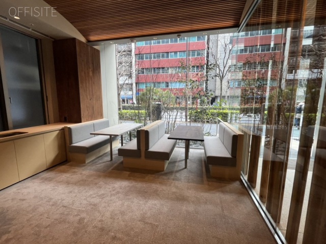 REVZO新橋 エントランス