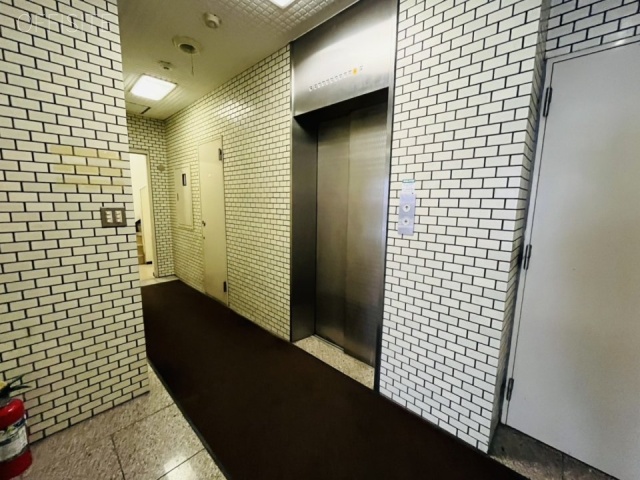 日本橋アイケイ(アイケイ日本橋)ビル　エントランス