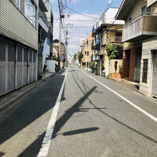 篠崎ビル 前面歩道