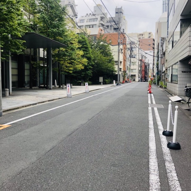 銀座JKビル ビル前面道路