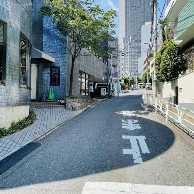 渋谷CHビル ビル前面道路