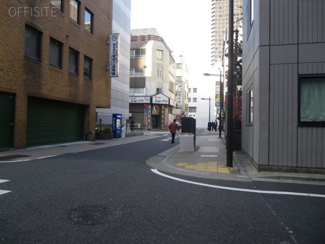 浜松町ビル ビル前面道路