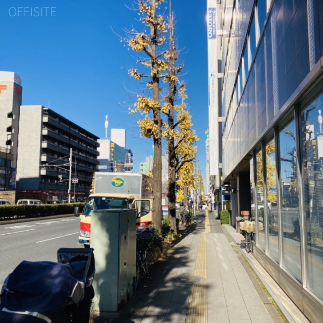 北千住Vビル ビル前面道路