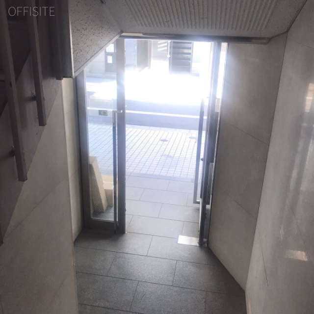 高林ビル エントランス