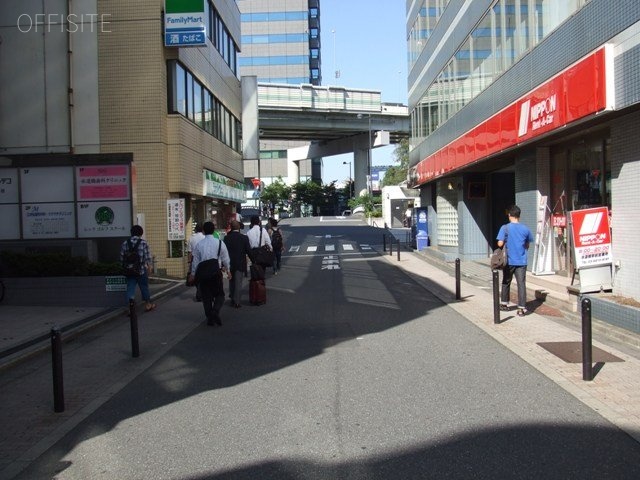 山京中央ビル ビル前面道路