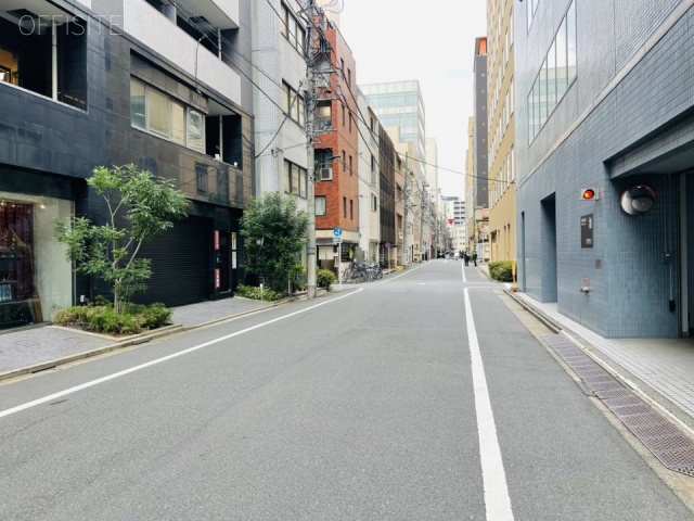 神林ビル　前面道路