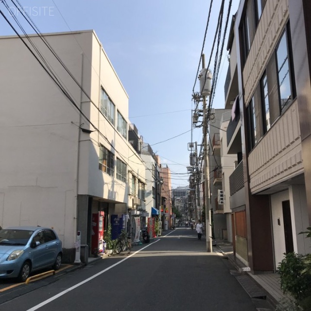 FUJIYAビル ビル前面道路