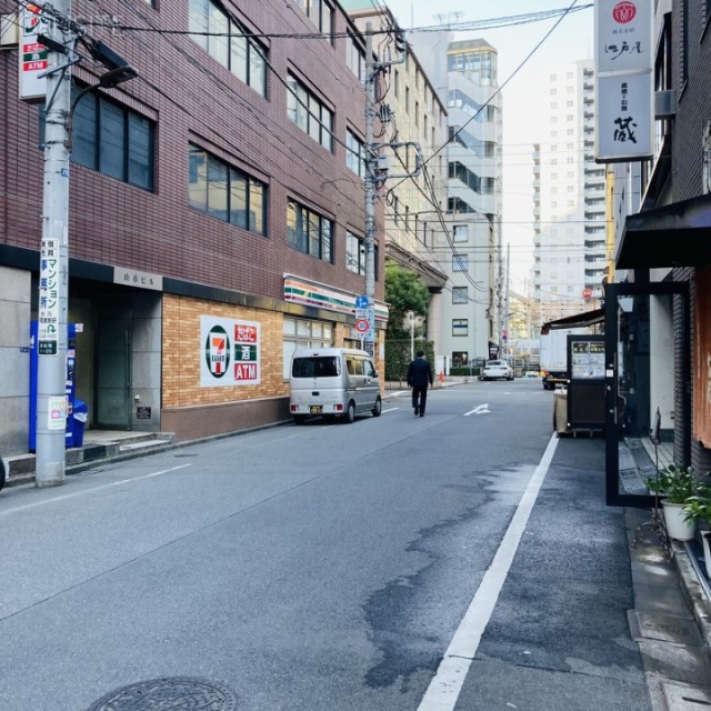 山下ビル ビル前面道路