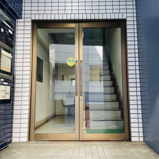 中島第三ビル　オフィスビル出入口