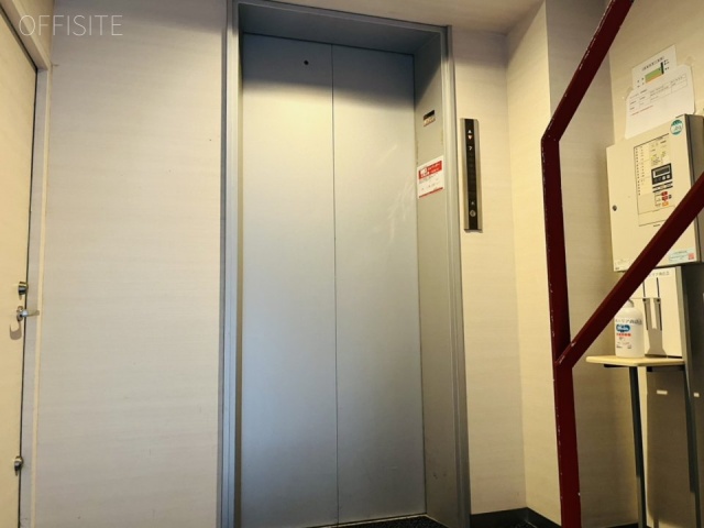 TS-114ビル エントランス