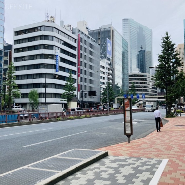 銀座石井ビル ビル前面道路
