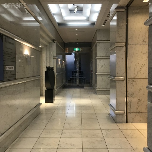 東栄ビル エントランス