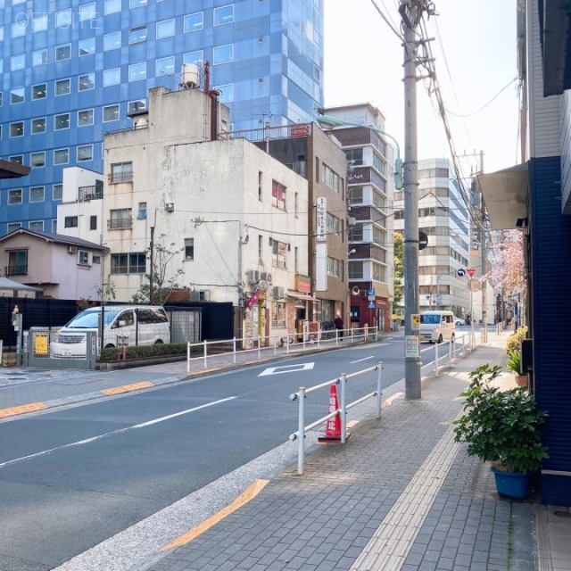 小林ビル ビル前面道路