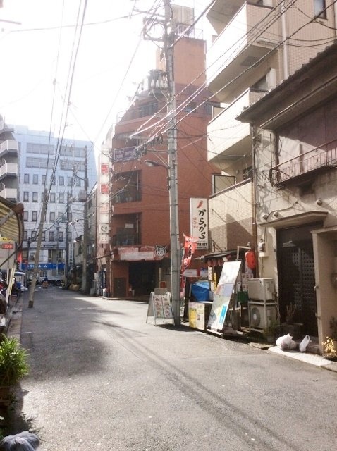 アイエスビル ビル周辺道路