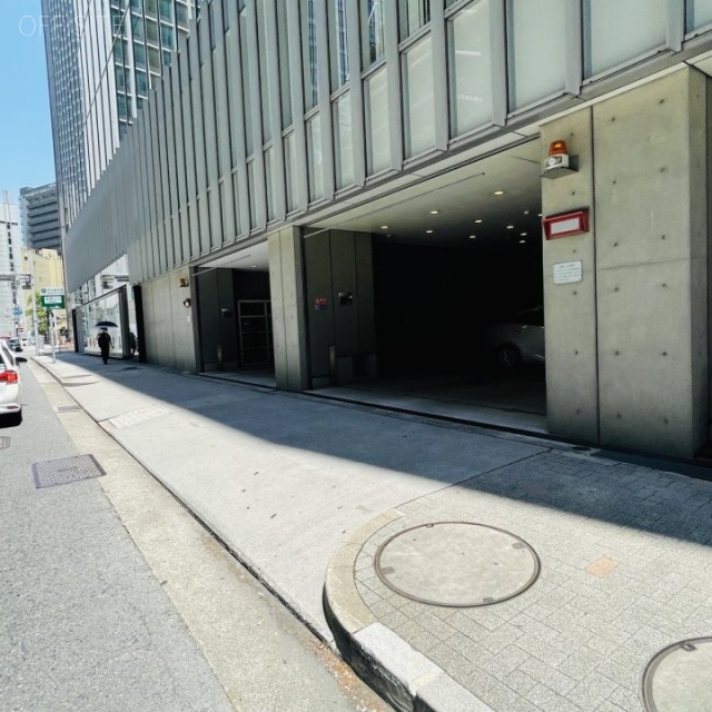 ちとせビル 駐車場出入口