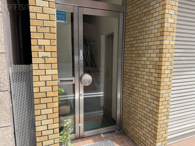 川上ビル オフィスビル出入口