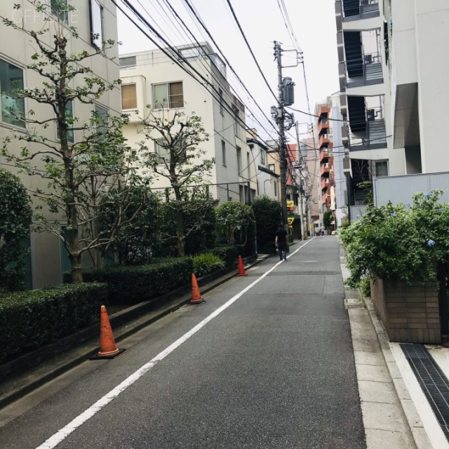 MYK四谷2丁目ビル ビル前面道路