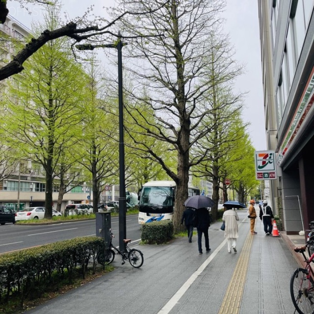 太陽生命仙台本町ビル　前面歩道
