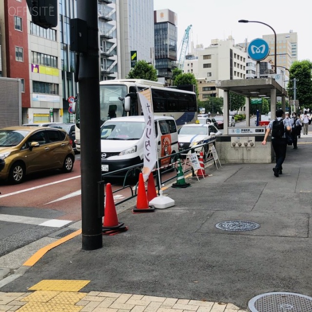 フジビル16 ビル前面道路