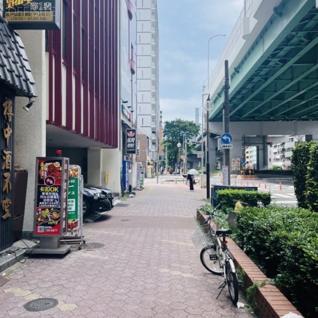 三豊ビル 前面歩道