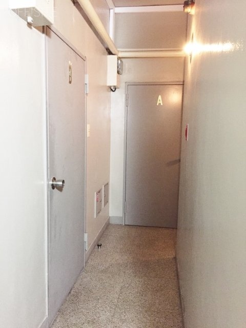 小竹ビル 貸室入口