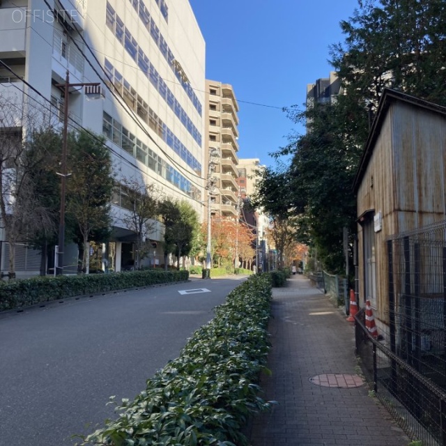 箱崎YMビル 前面歩道