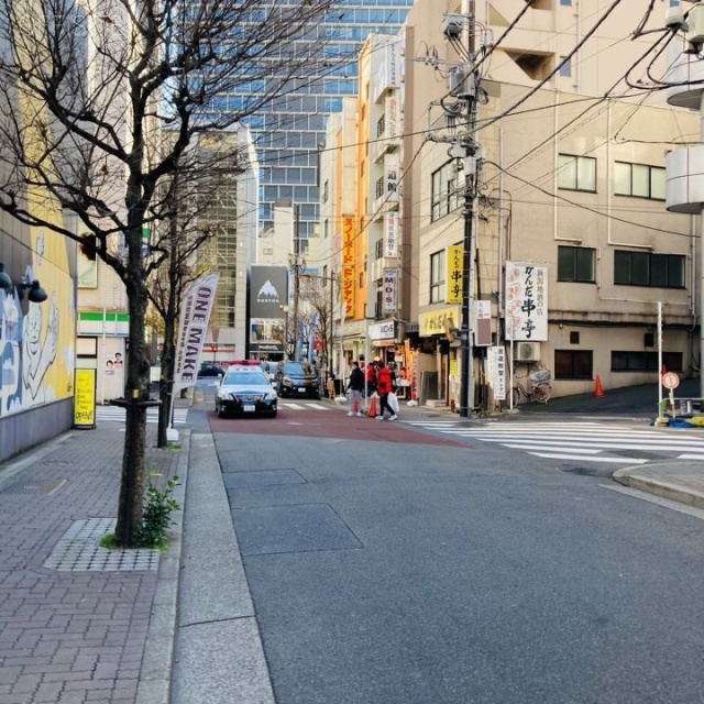 お茶の水永岡ビル ビル前面道路