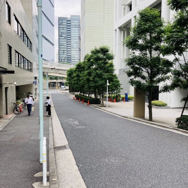 東京元赤坂ビル ビル前面道路