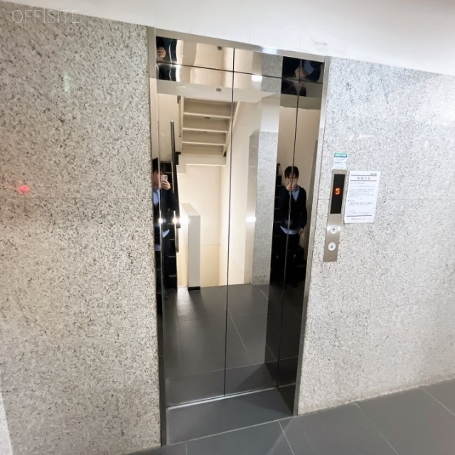 タイムズビル エレベーター