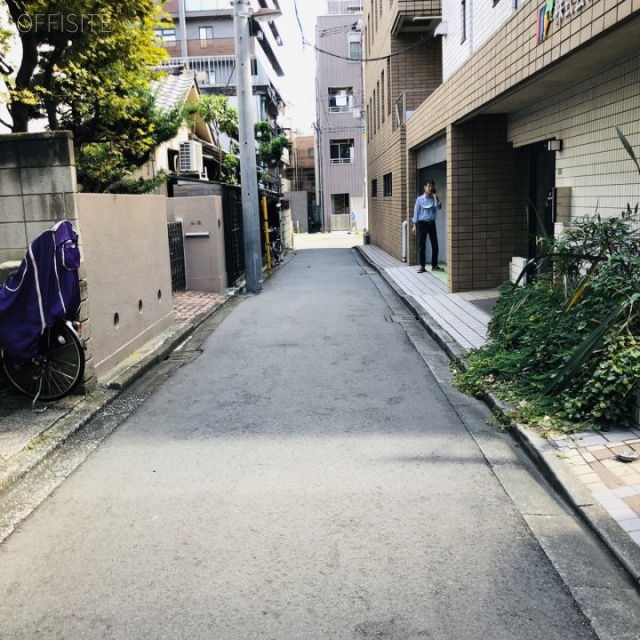 アイエフ湯島 前面道路