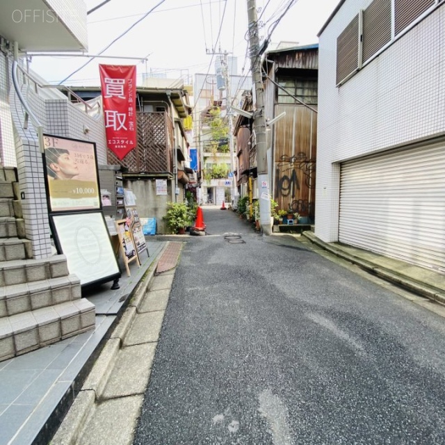 広尾セオハウス ビル前面道路