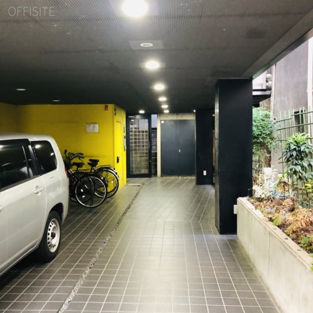 リブラ岩本町Ⅱビル エントランス
