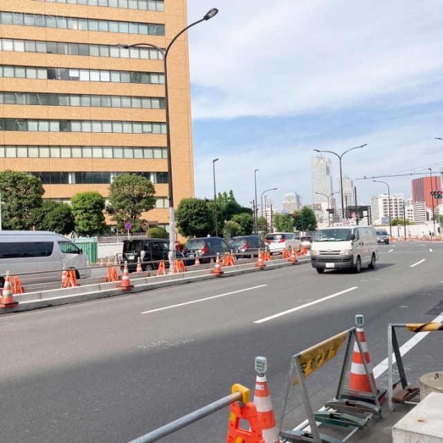 浜離宮建設プラザ別館 前面道路